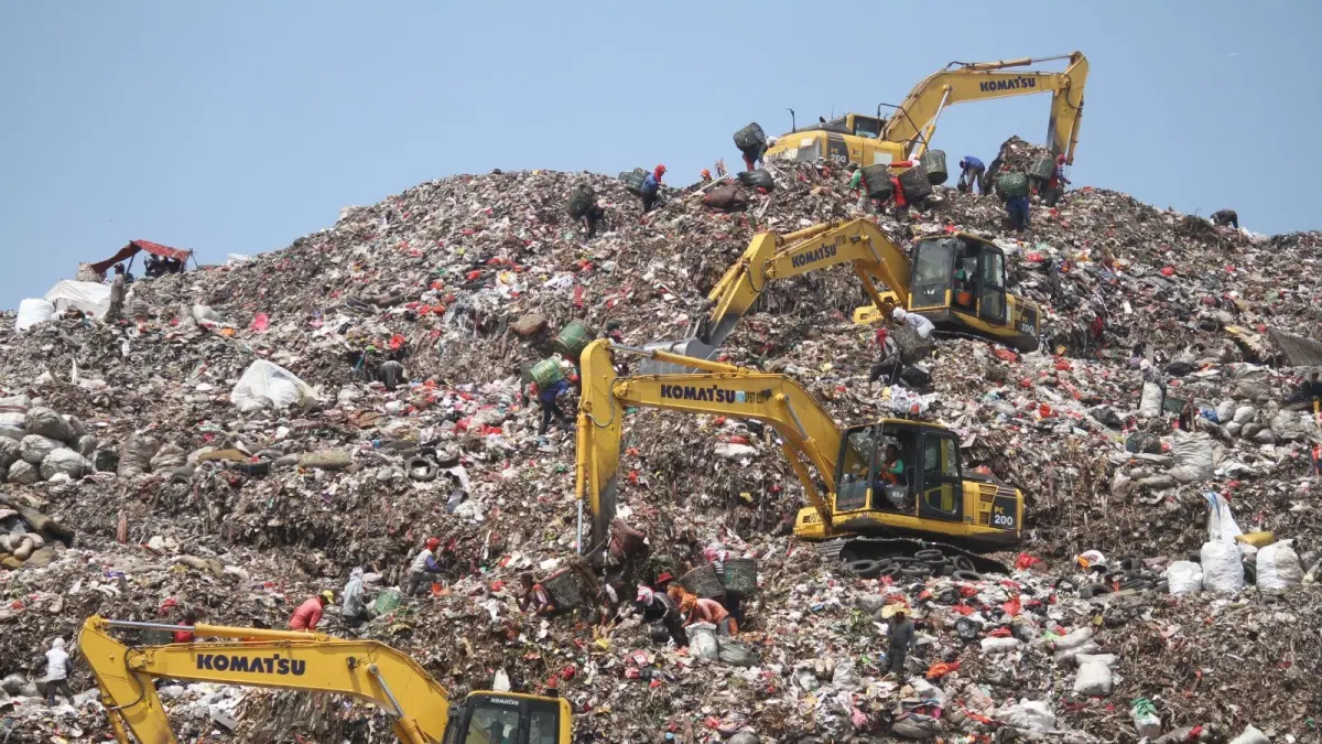 Ilustrasi TPST Bantargebang di Kota Bekasi. pemprov DKI Jakarta bersama Danantara akan membangun hinigga 5 PLTSa untuk atasi problem sampah di Jakarta. (Dery Ridwansah/JawaPos.com)