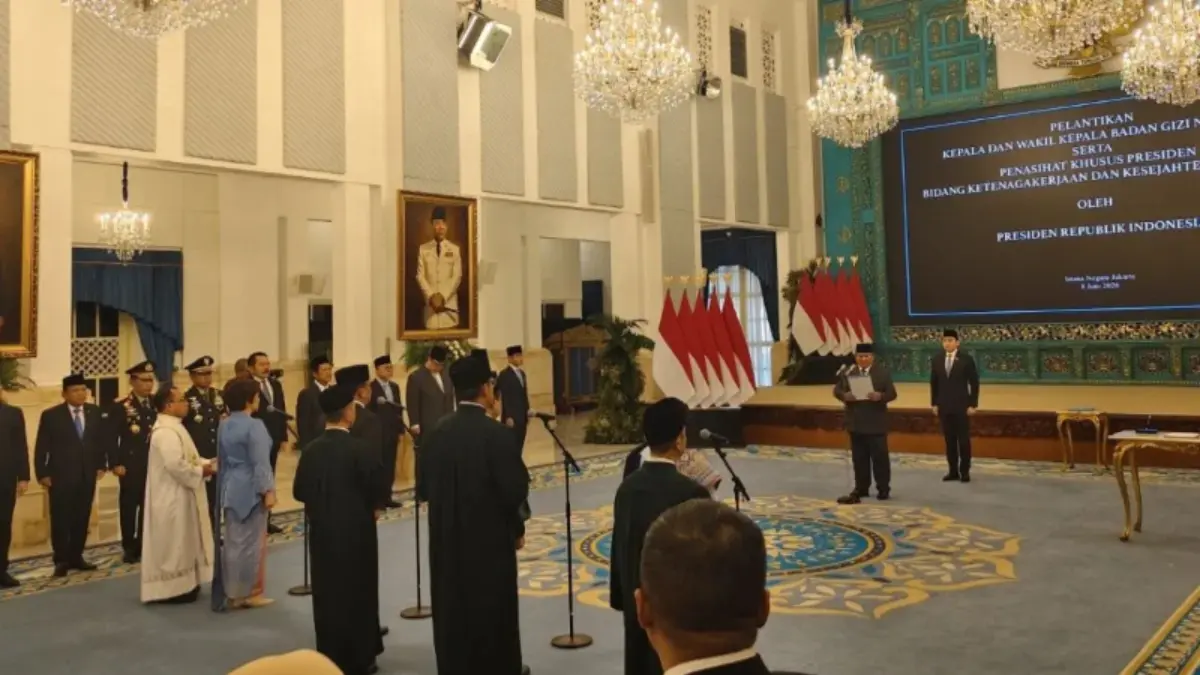 Prosesi pelantikan Nanik S Deyang sebagai Kepala Badan Gizi Nasional (BGN) serta Agustina Arumsari dan Mayjen TNI (Purn) Trenggono sebagai wakil Kepala BGN di Istana Negara, Jakarta, Senin (8/6/2026).(ANTARA/Fathur Rochman)