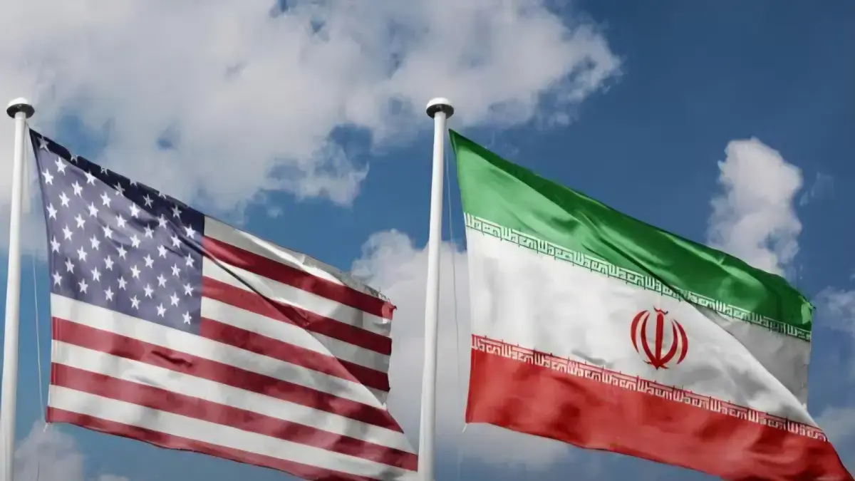Ilustrasi bendera AS dan Iran. (kuwaittimes)