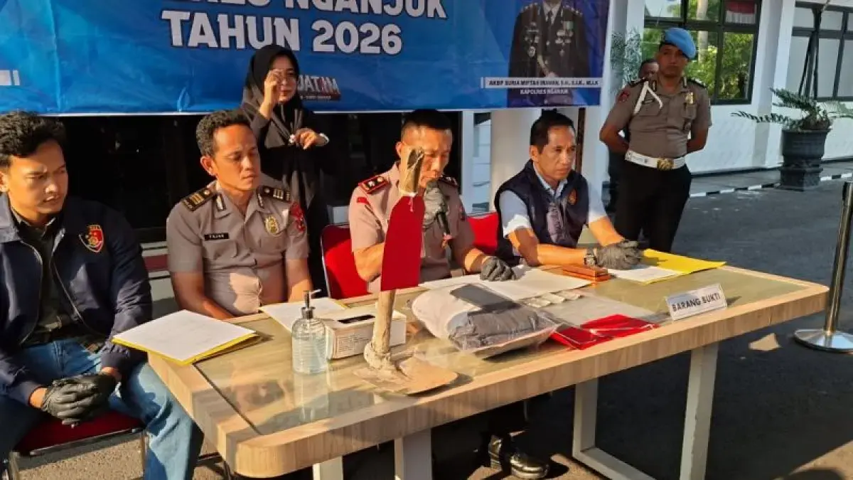 Aparat Polres Nganjuk saat gelar perkara temuan jenazah di Mapolres Nganjuk, Jawa Timur, Kamis (16/7/2026). (ANTARA/ HO-Polres Nganjuk).