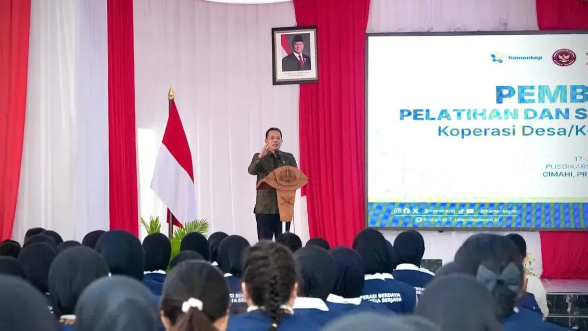 Menkop Ferry Juliantono dalam acara pembukaan dipusatkan di Pusat Pendidikan Artileri Medan (Pusdik Armed), Cimahi, Jawa Barat, Kamis (17/7).(Istimewa)


