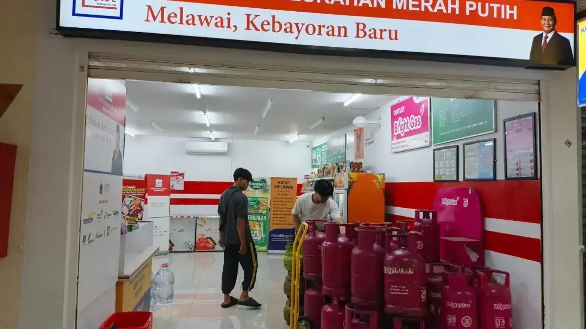 Aktivitas Koperasi Merah Putih Melawai, Kebayoran Baru, Jakarta Selatan/(Dimas Choirul/Jawapos.com)