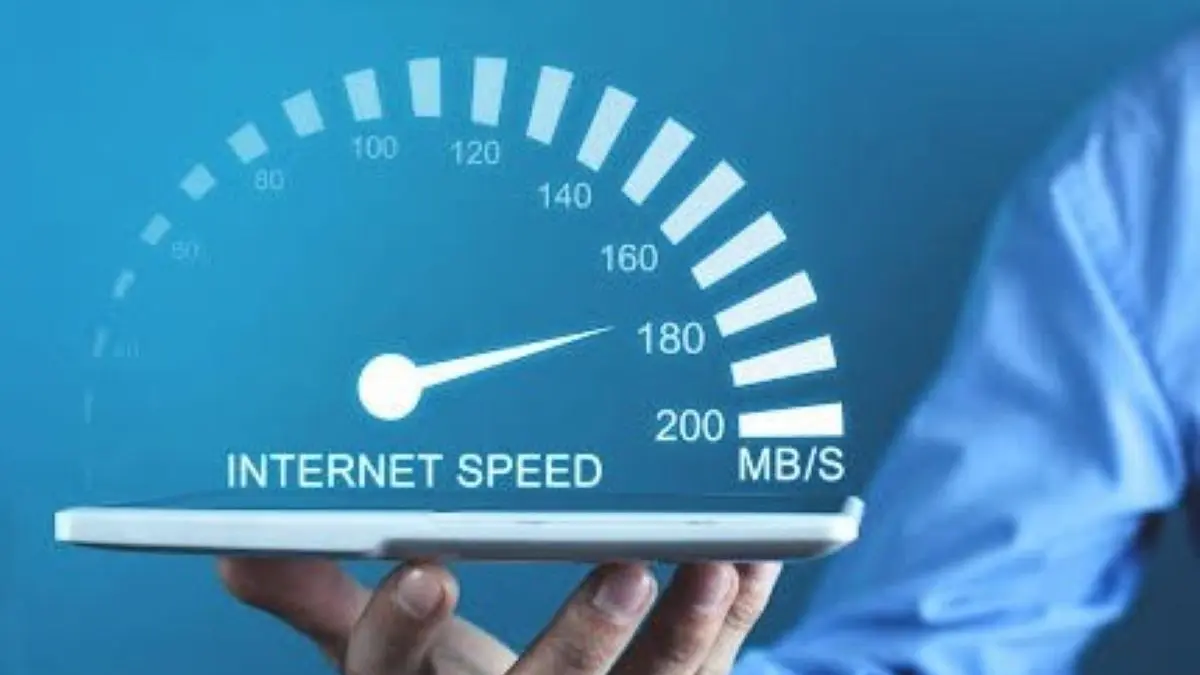 Ilustrasi internet cepat menjadi kebutuhan mendasar saat ini. (Fort Collins Connexion).


