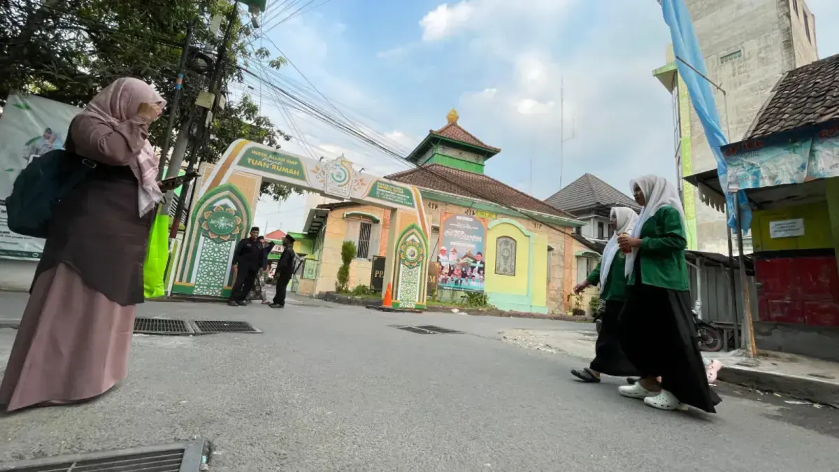 Pondok Pesantren Bahrul Ulum (PPBU) Tambakberas, Jombang bersiap untuk menyambut kedatangan muktamirin hingga muhibbin NU di Muktamar ke-35 NU. (Radar Jombang)
