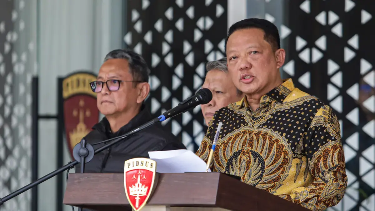 Eks Jampidsus Febrie Adriansyah kena jeratan pasal berlapis dalam kasus dugaan korupsi dan tindak pidana pencucian uang (TPPU). (Salman Toyibi/Jawa Pos)

