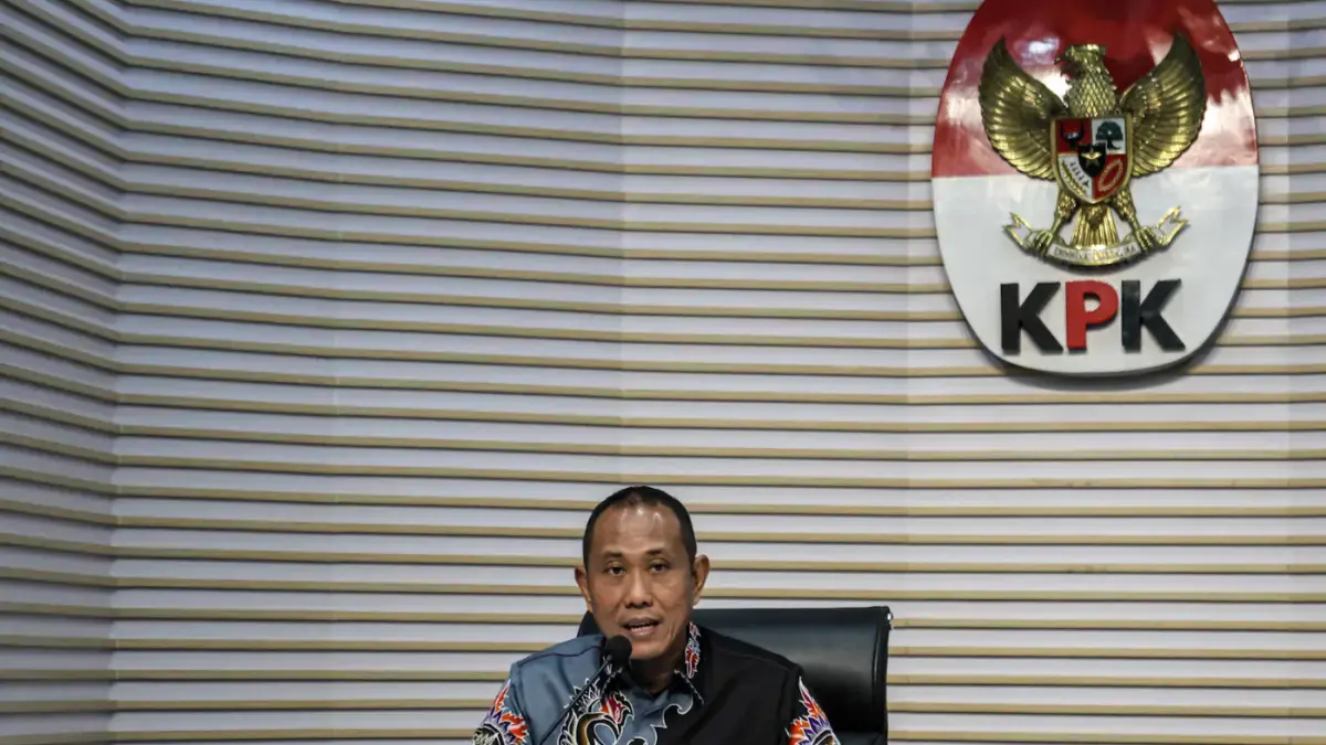 Plt Direktur Penyidikan KPK Achmad Taufik Husein menerangkan penagkapan OTT Bupati Lombok Barat saat konferensi pers di Gedung KPK, Jakarta, Selasa (21/07/2026). (Hanung Hambara/ Jawa Pos)