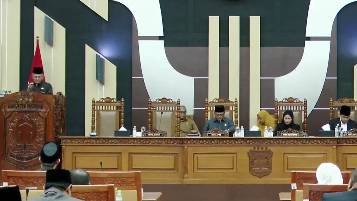 PAPARAN: Wakil Bupati Pasuruan HM Shobih Asrori, saat memberikan paparan dalam paripurna penyampaian Kebijakan Umum APBD (KUA) dan Prioritas Plafon Anggaran Sementara (PPAS) Tahun Anggaran 2027. (Muhamad Busthomi/Radar Bromo)