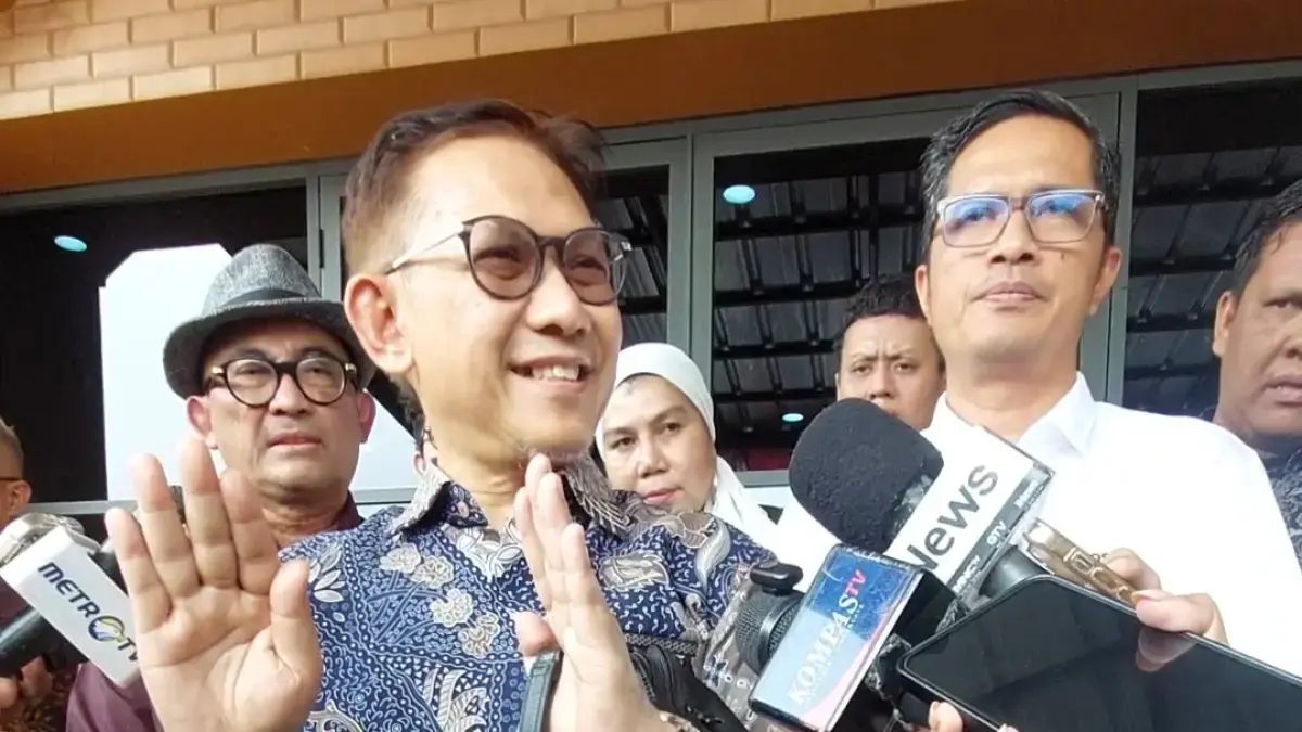 Anggota Tim Kuasa Hukum Febrie Adriansyah, Muhammad Farizi (tengah) di PN Jakarta Selatan, Rabu (5/8). (Ryandi Zahdomo/JawaPos.com)