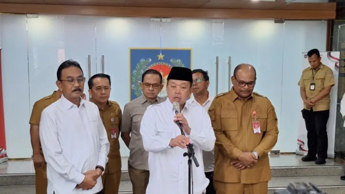 Menteri Agraria dan Tata Ruang/Kepala Badan Pertanahan Nasional (ATR/BPN) Nusron Wahid memberikan keterangan kepada wartawan di Jakarta, Senin (10/8/2026). (ANTARA/Fianda Sjofjan Rassat)
