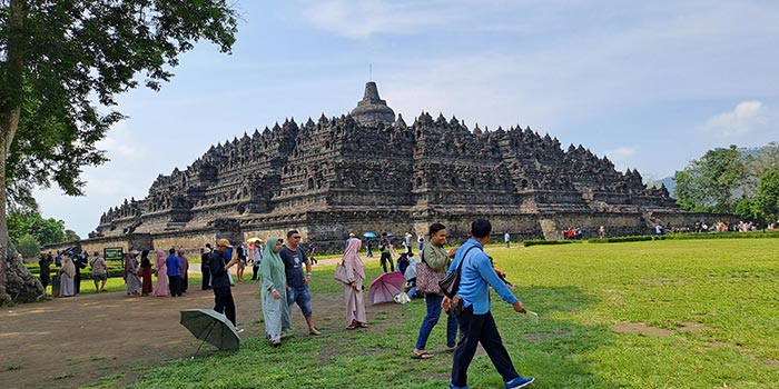 Selama musim libur sekolah, pengelola Candi Borobudur menggelar program liburan seru bertajuk Kumpul Bocah yang diperkirakan akan dibanjiri pengunjung. (ROFIQ SYARIF GP/JAWA POS RADAR MAGELANG)