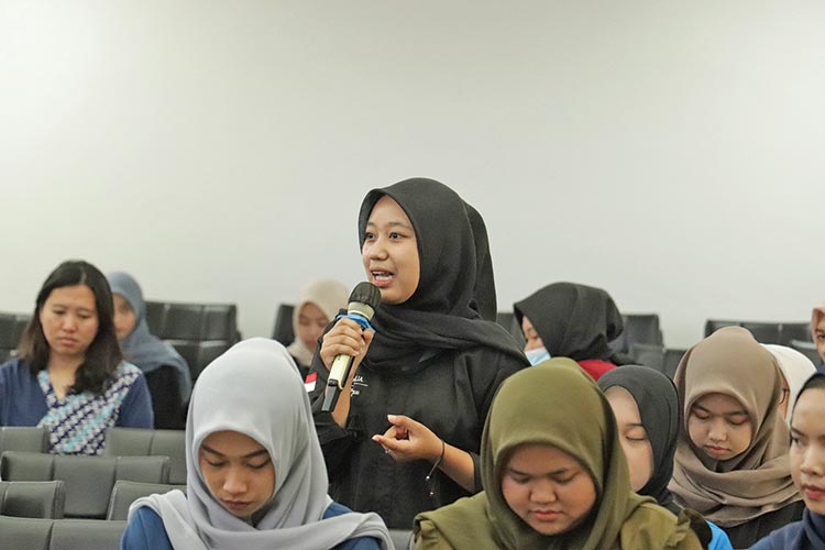 Diskusi soal toxic relationship yang digelar di kampus Untidar