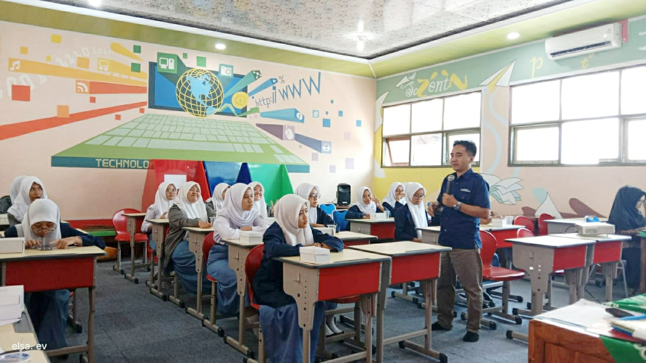 Workshop Jurnalistik Penulisan Berita yang digelar di SMKN 2 Magelang, Selasa (26/9/2023).