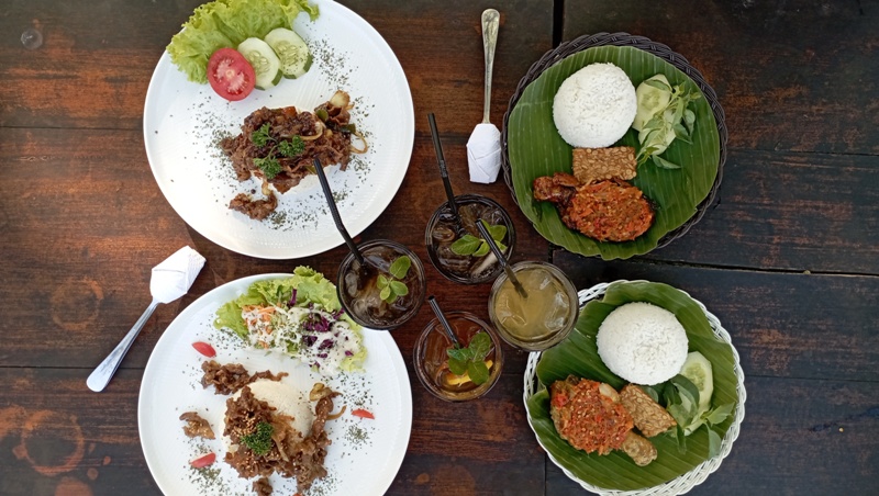 Menu makanan di Raja Kosek yang bervariasi.
