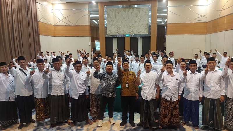 Badan Pengelola Keuangan Haji (BPKH) menyosialisasikan mendaftar haji saat muda kepada para santri dan lulusan pondok pesantren di Hotel Atria, Jumat (6/10/2023).