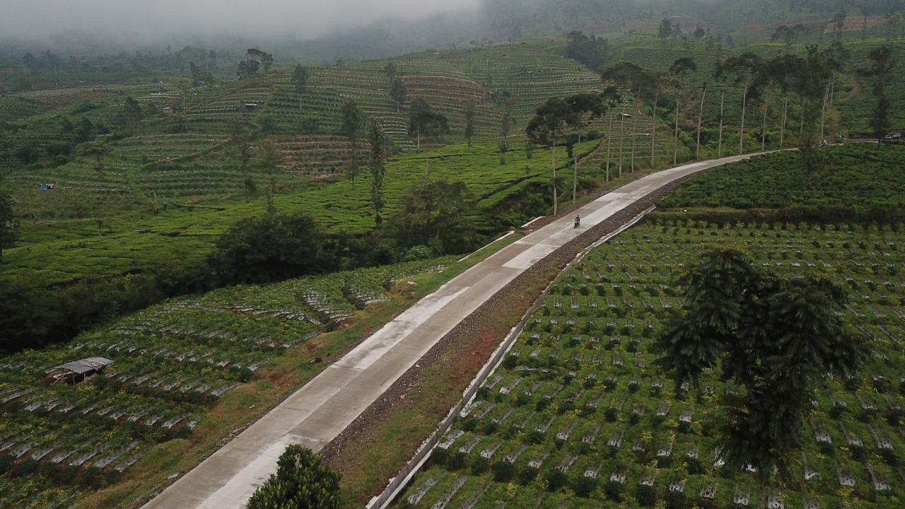 Jalur Candiyasan-Keseneng yang akan difungsikan pada akhir tahun ini. Jalur menuju Dieng ini untuk menghindari turunan maut di kawasan Kertek.