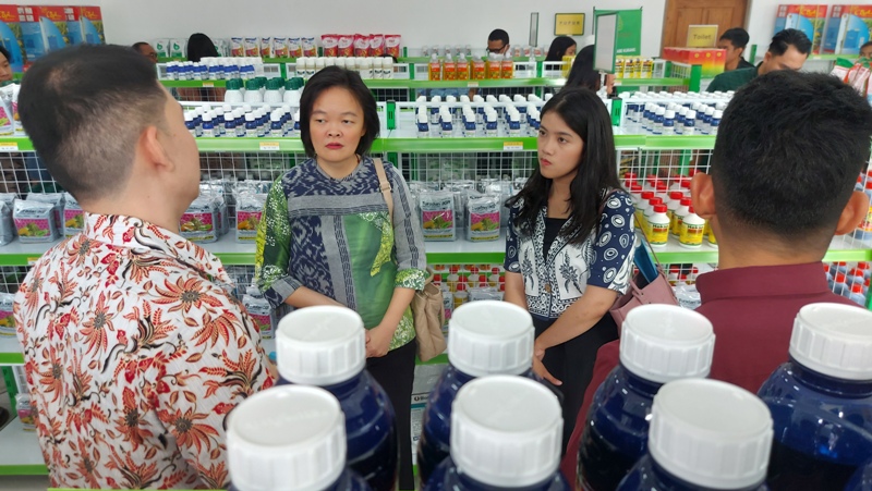 Toko Pertanian Arto Mart Pakis Wonosuko, Tegalrejo, Kabupaten Magelang melayani petani 24 jam.