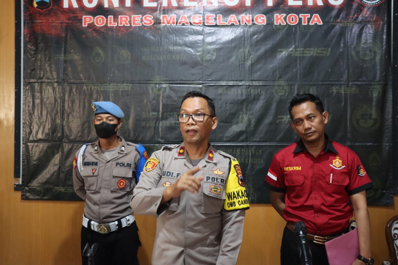 Konferensi pers di Aula Polres Magelang Kota, Sabtu (11/11) pukul 13.00, soal percobaan aksi pembunuhan terjadi di salah satu rumah sakit swasta di Kota Magelang Sabtu.