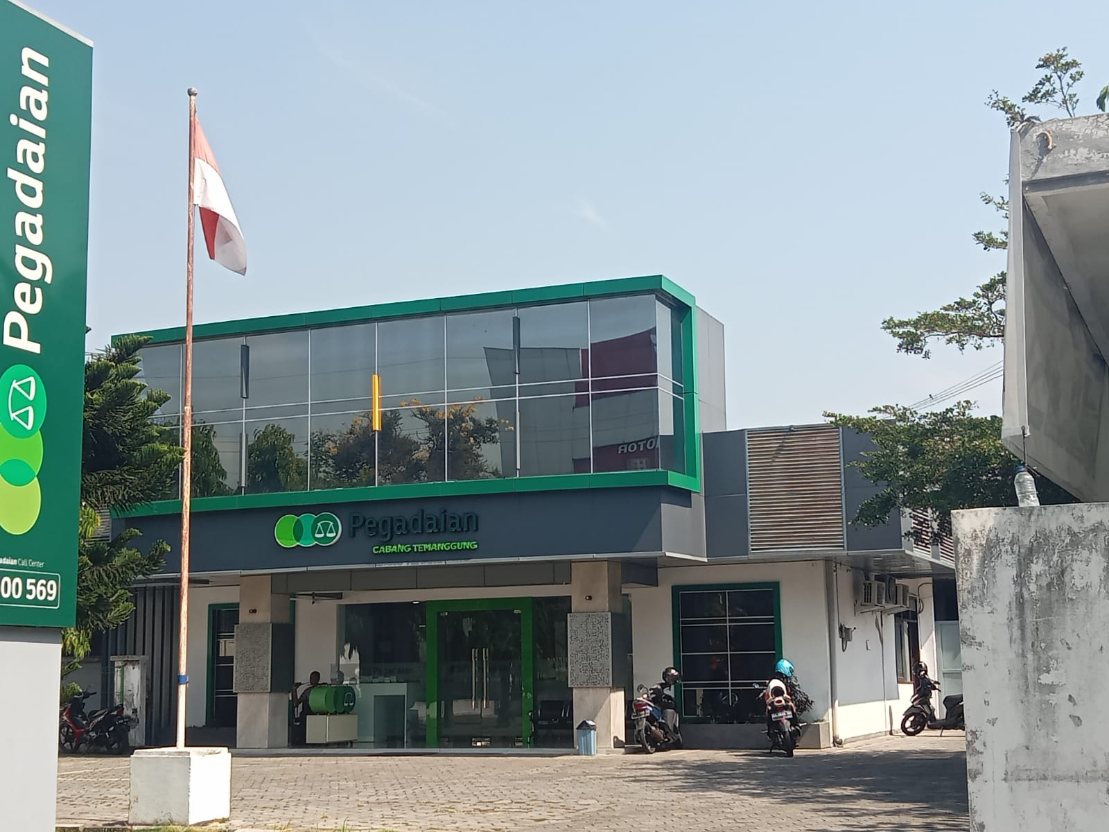 Kantor Pegadaian Temanggung. Kini Pegadaian merambah jasa keuangan dengan meluncurkan aplikasi digital.
