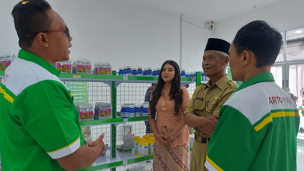Arto Mart co managed with CROWDE hadir di Dusun Kaponan, Pakis, Kabupaten Magelang, Senin (20/11/2023).