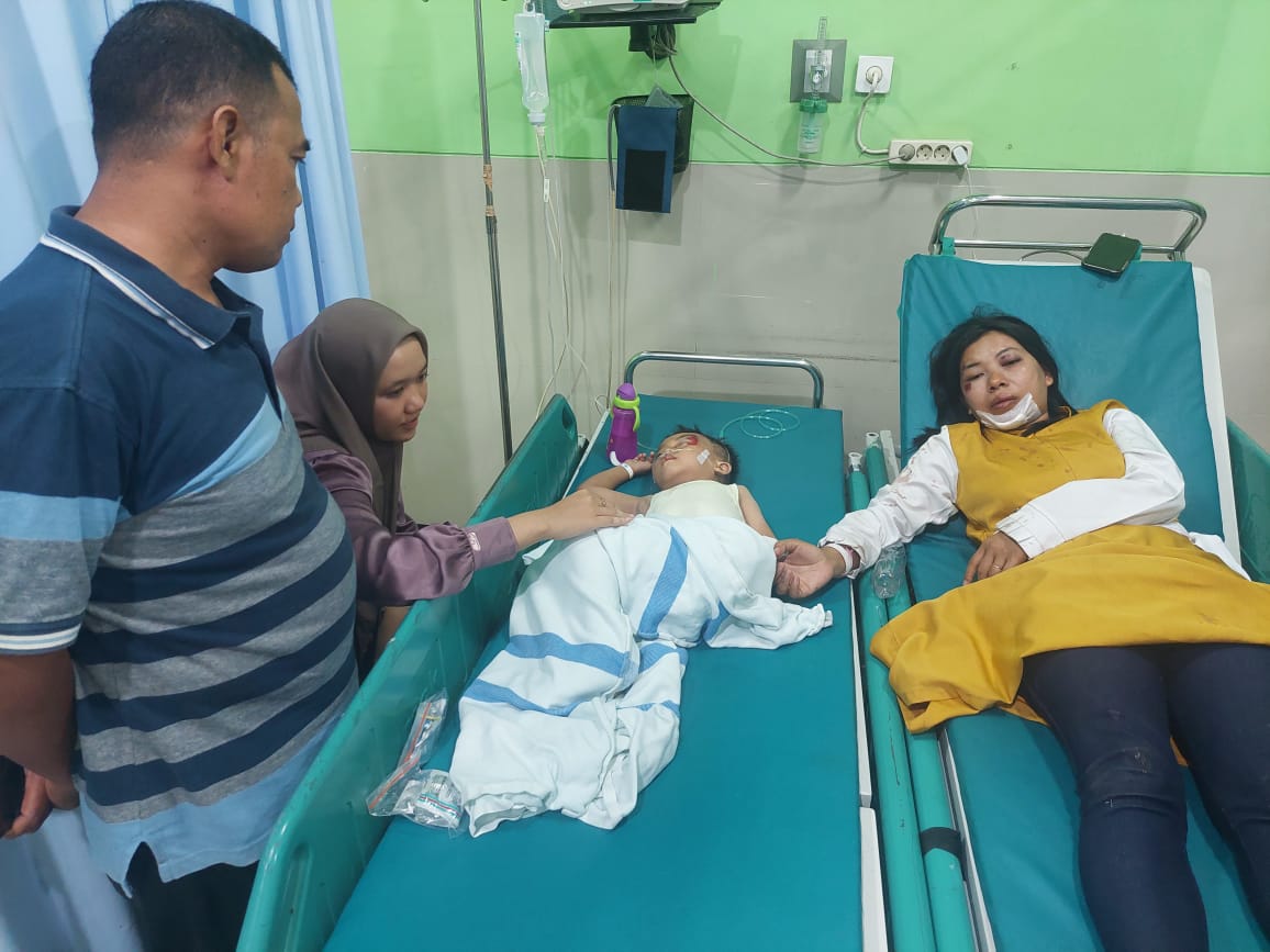 Sejumlah penumpang Daihatsu Taruna asal Brebes yang terluka dirawat di RSUD Sunan Kalijaga Demak.