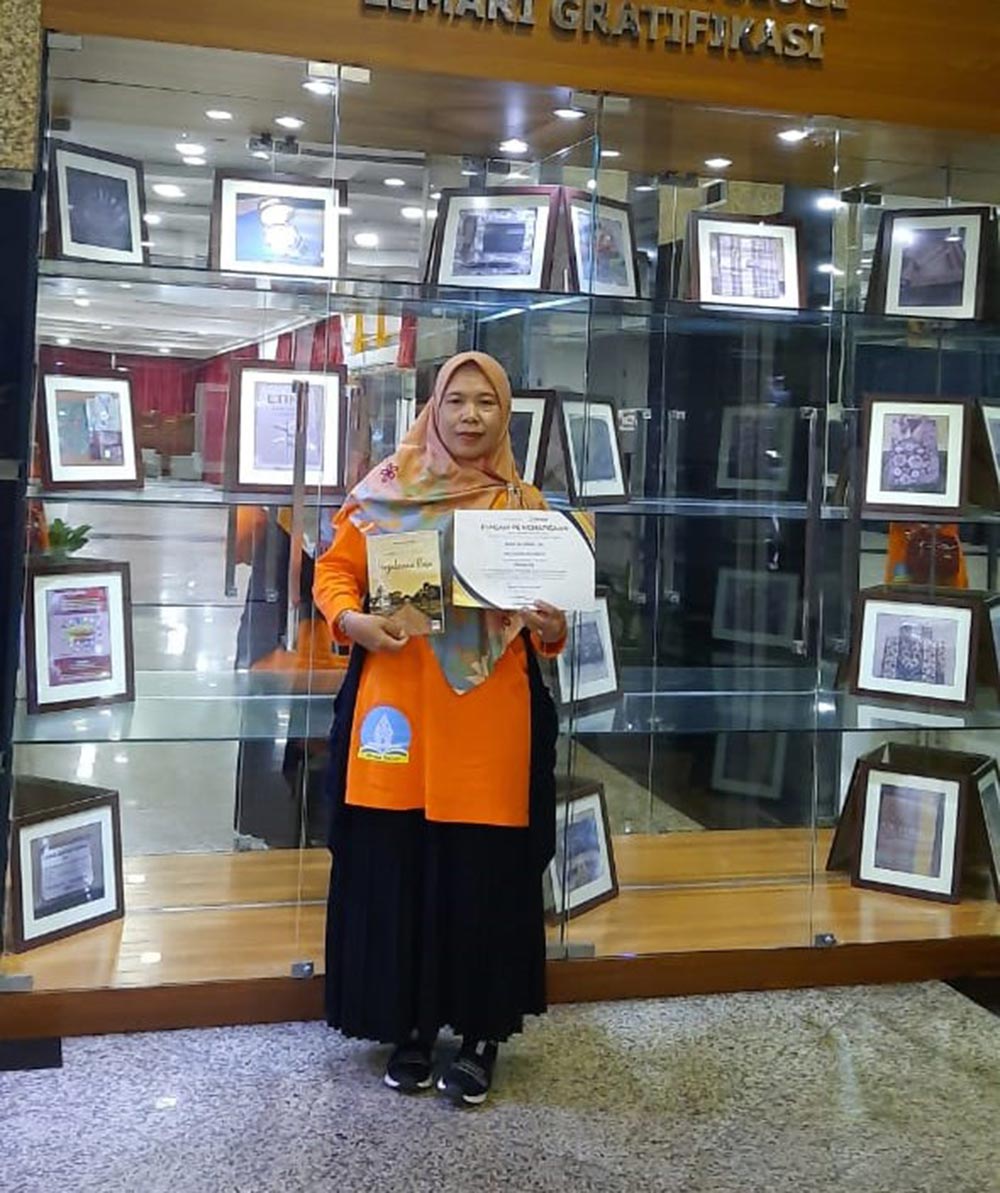 Wigati Hati Nurani guru SMK Negeri 1 Magelang berhasil terbitkan 21 buku.