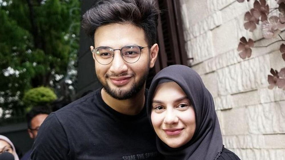 Ammar Zoni bersama Irish Bella yang menggugat cerai.
