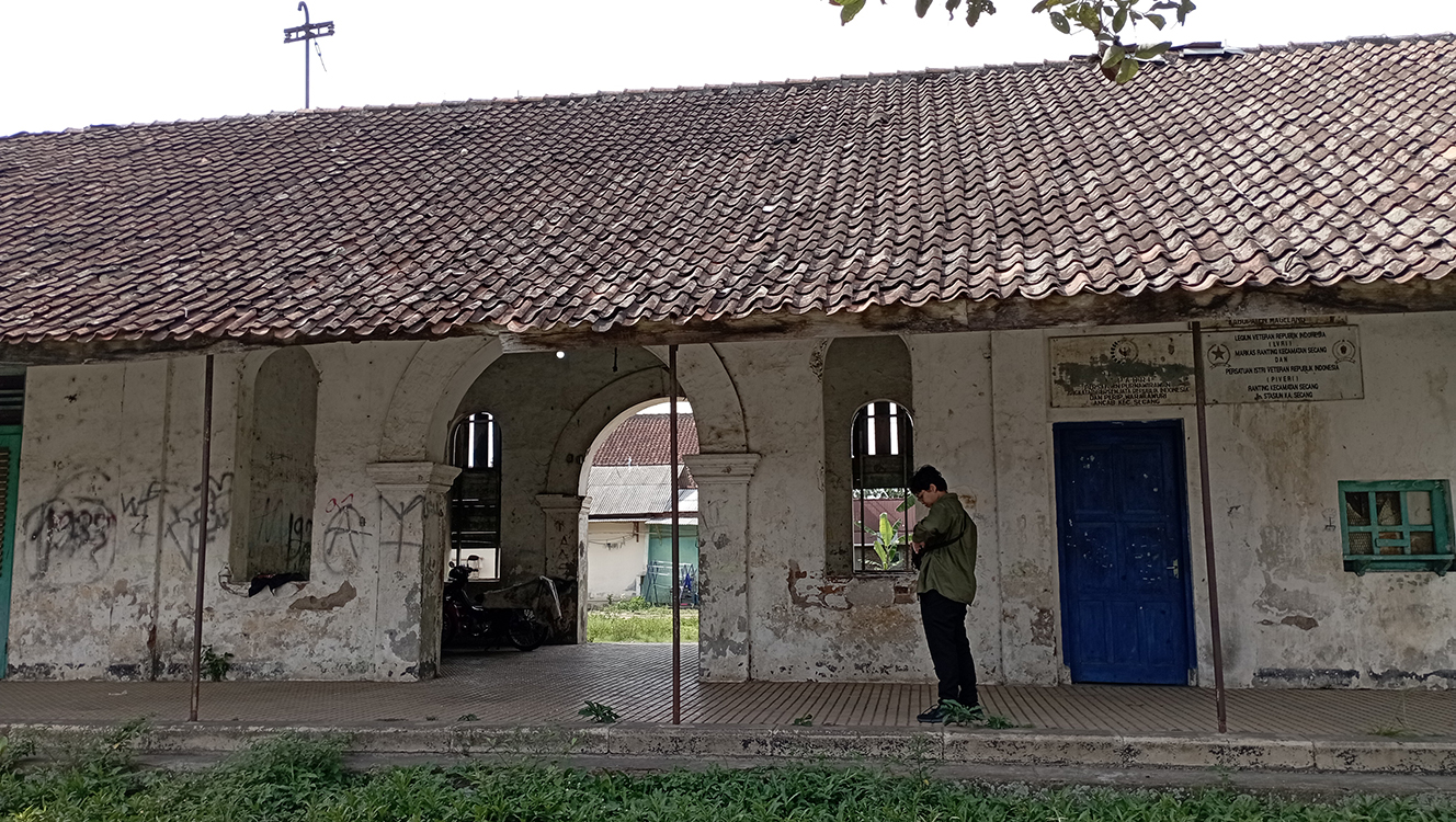 Bekas Stasiun Kereta Api Secang Kabupaten Magelang yang kini tak terawat.