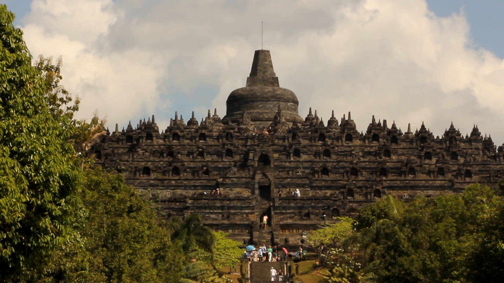 Candi Borobudur menanti kunjungan para wisatawan dalam libur Nataru tahun ini.
