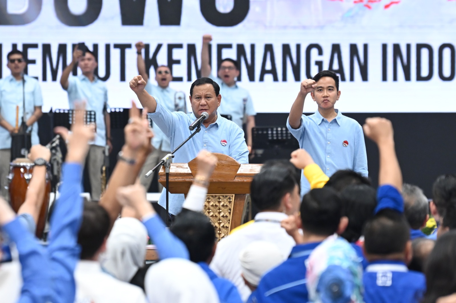 Kepercayaan Pada Prabowo-Gibran Meningkat, Ganjar-Mahfud Menurun.  Kubu Pasangan Calon (Paslon) nomor urut 2 Prabowo Subianto dan Gibran Rakabuming Raka dapat dipastikan semakin unggul. (dok/ikl)