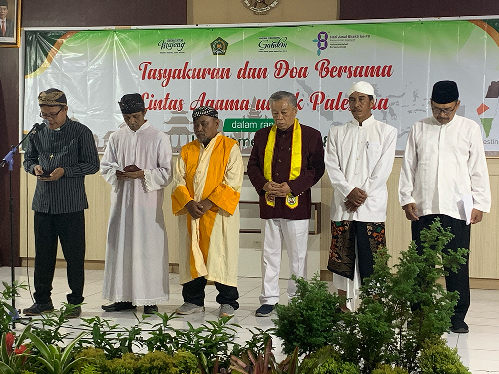 : Para perwakilan tokoh agama di Kabupaten Temanggung memimpin doa untuk Palestina, Rabu (3/1/2023).