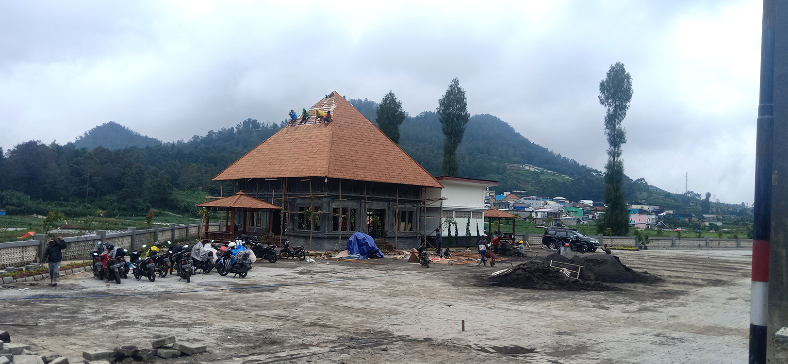 Komplek Taman Syailendra, Dieng tengah dibenahi untuk menunjang pariwisata.