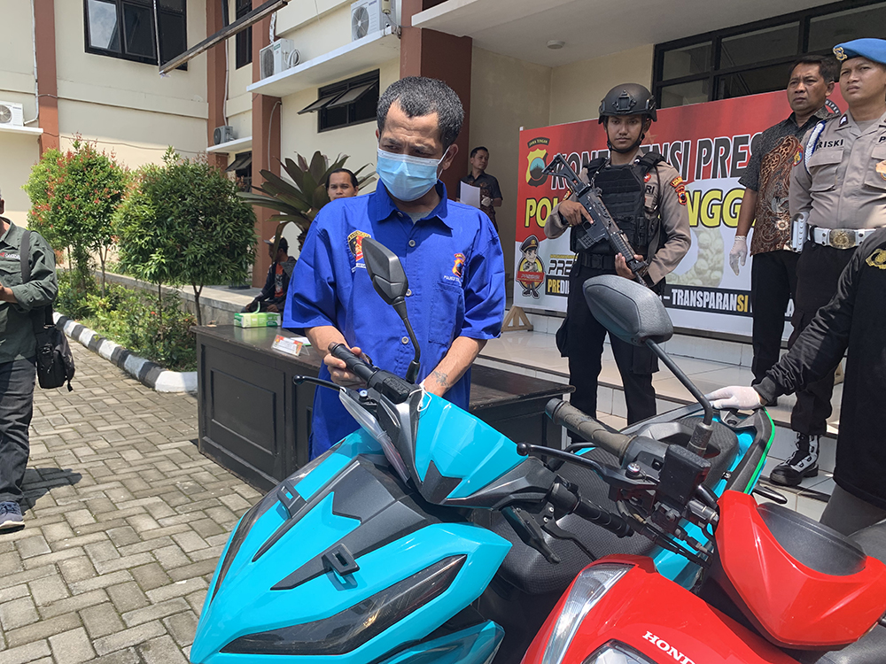 Tersangka ditangkap Polres Temanggung setelah membawa kabur motor tukang ojek warga Semarang.