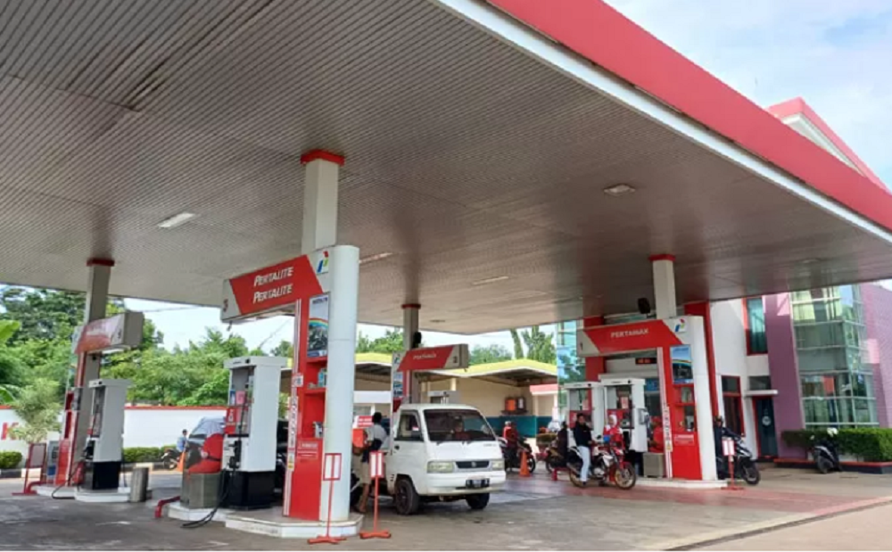 SPBU Kalitekuk Jepara beroperasi melayani konsumen kemarin.