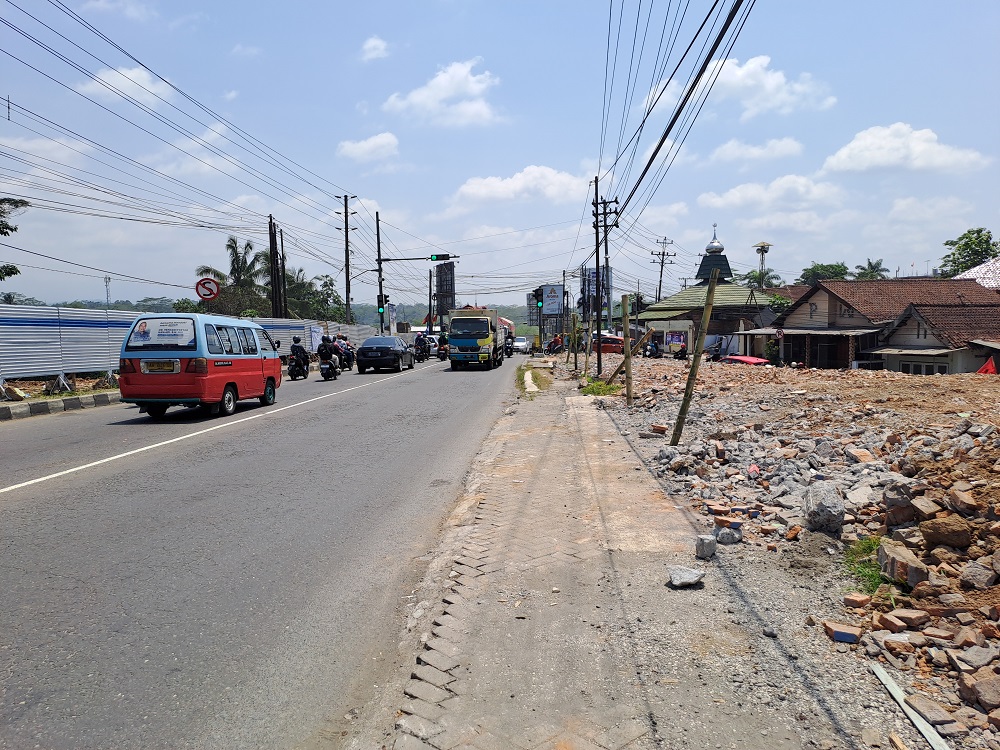Lokasi flyover dan semi underpas di Simpang Canguk, Kota Magelang mulai diratakan. Trase atau rutenya berubah sesuai menghindari SPBU.