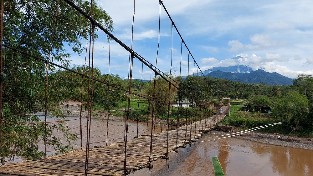 Jembatan gantung Ngembik akan dibangun dimulai pelebaran Jalan Rambutan Kota Magelang.