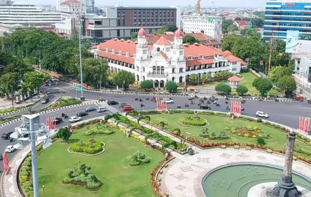 Kota Semarang dikenal sebagai salah satu kota teraman di Indonesia.