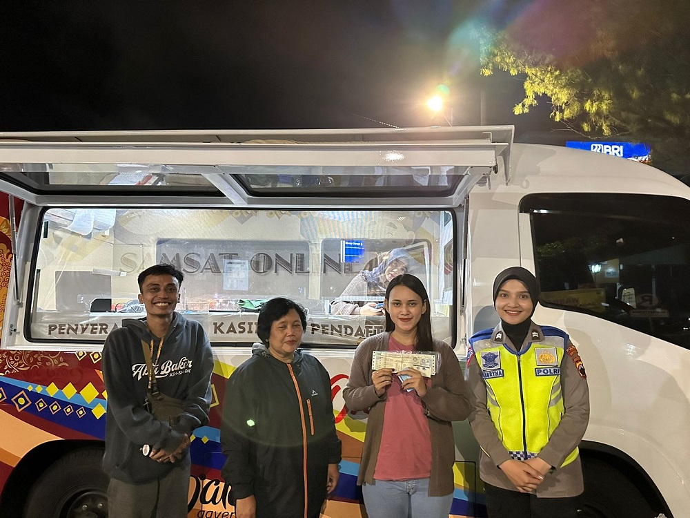 Layanan Samsat Malam di Alun-Alun Wonosobo setiap Selasa dan Sabtu malam.