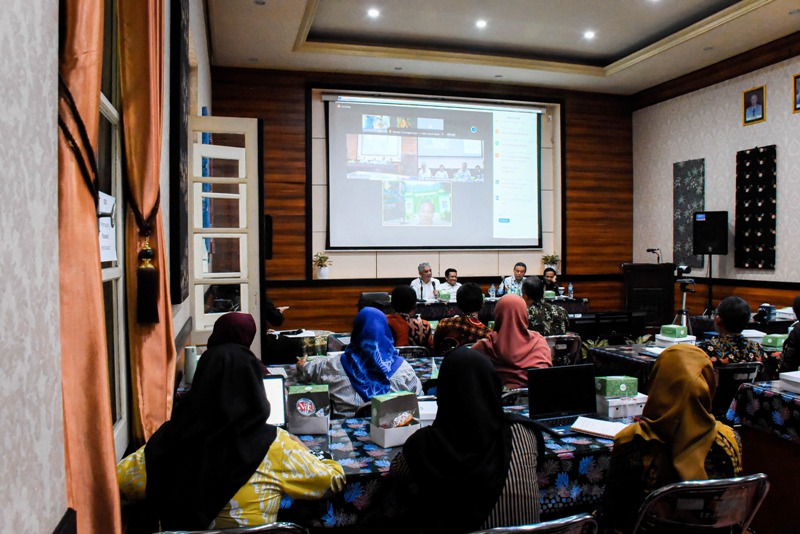 Forum konsultasi publik untuk mendiskusikan rencana kerja pemerintah daerah (RKPD) di aula kantor Bappeda setempat, Kamis (1/2/2024)