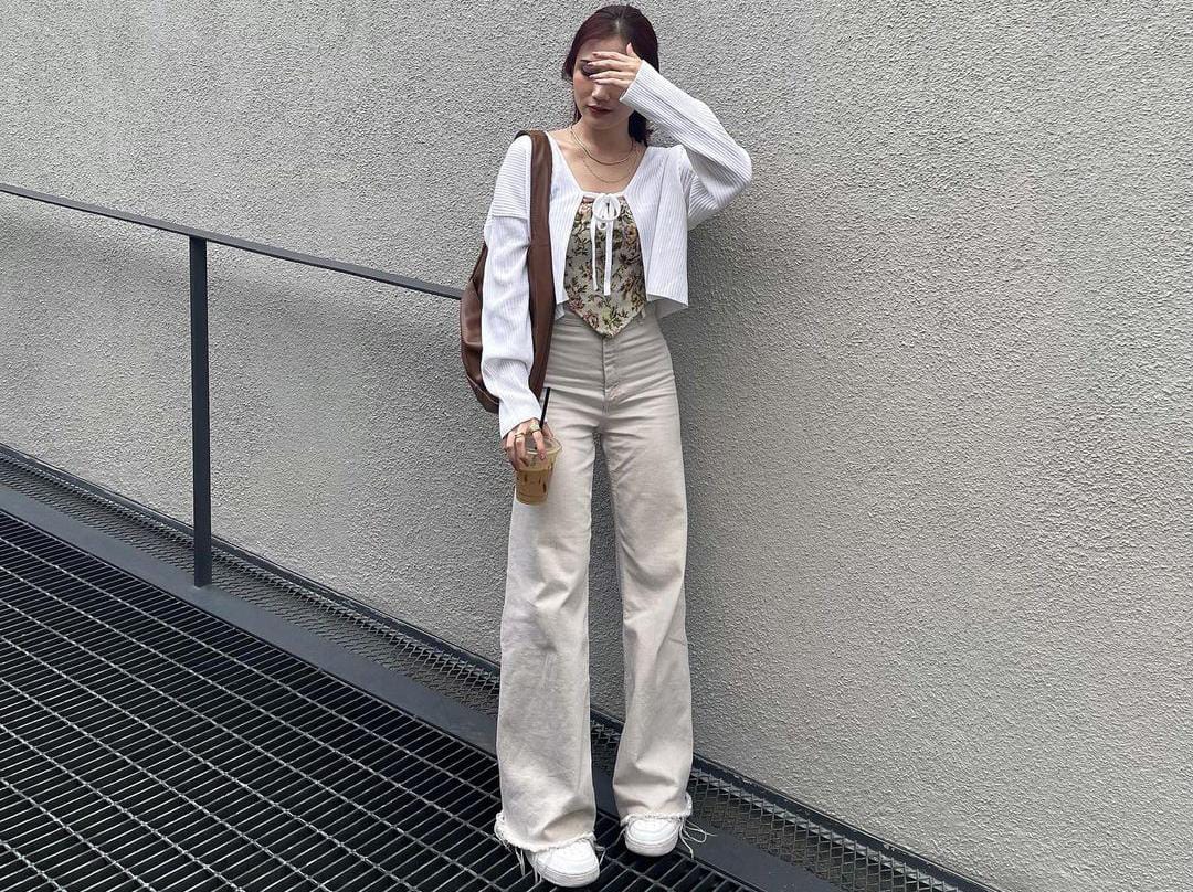 Outfit menarik akan membuat percaya diri.