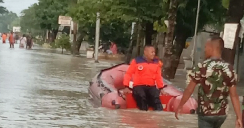 Banjir merendam sejumlah jalan di Kota Purwodadi, Grobogan