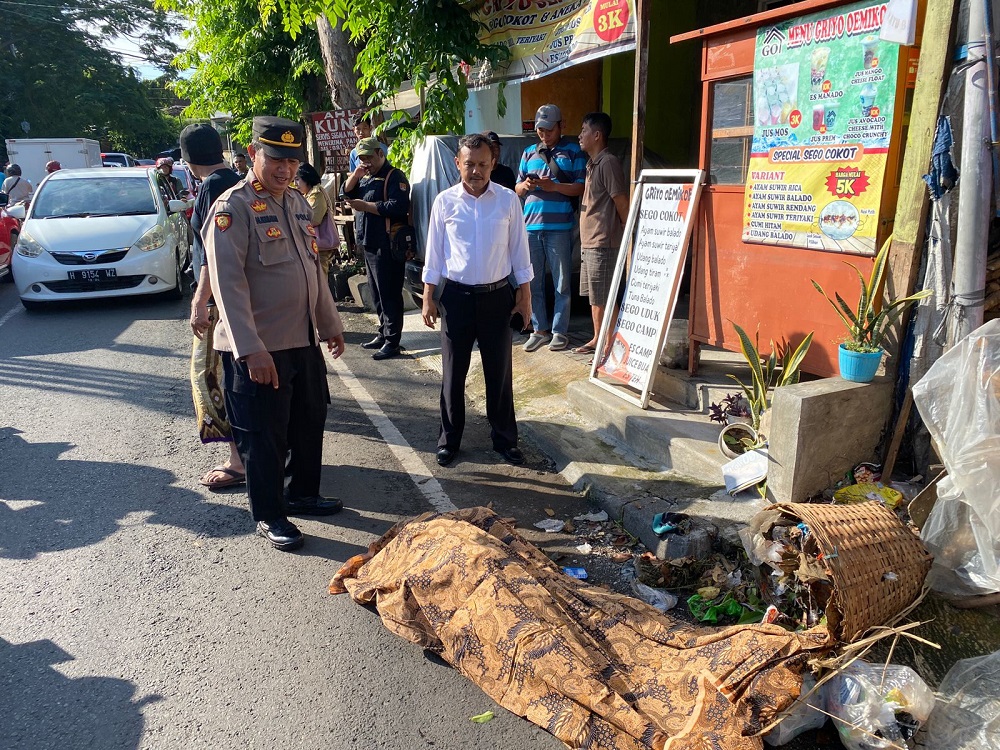Kun Sholehan ditemukan meninggal tergeletak di tepi Jalan Sompok Lama, Peterongan,  Semarang, Senin (26/2/2024)
