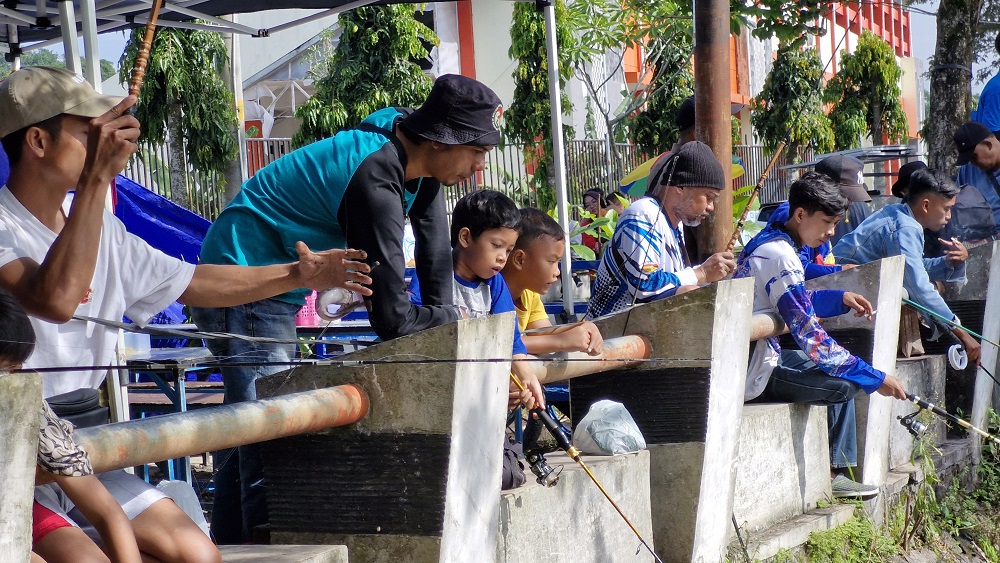 Gebyar mancing yang digelar di Kali Bening Kompleks Sport Center Kota Magelang, Minggu (25/2/2024).
