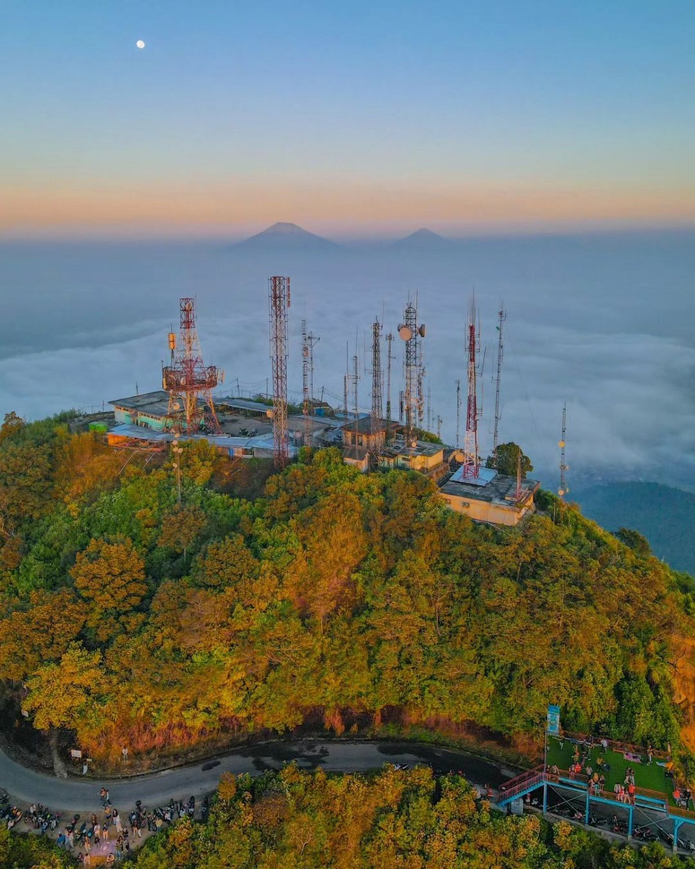 Keindahan objek wisata Gunung Telomoyo