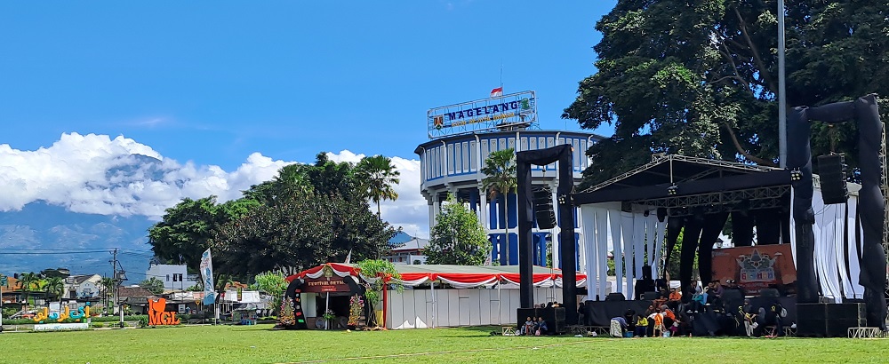 Suasana Alun-alun Kota Magelang tempat digelarnya Festival Gethuk 2024 mulai Jumat (26/4/2024) hingga Minggu (28/4/2024)