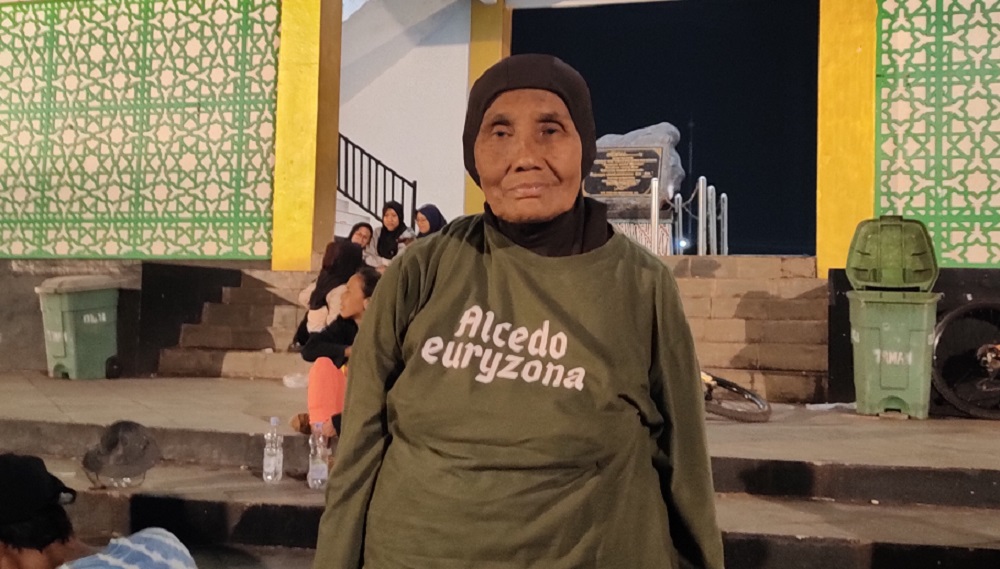Mbah Wahyuni, pendaki gunung tertua, sudah berusia 70 tahun dan sudah menaklukkan 15 puncak gunung.