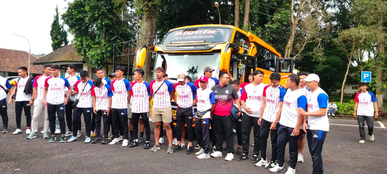 PSIW sebelum berangkat ke Bojonegoro dalam laga Liga 3 melawan Persic Cirebon