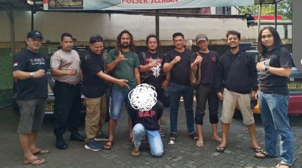 Tim Resmob Polres Temanggung mengamankan pelaku berinisial YSE saat kabur ke Sleman Jogjakarta