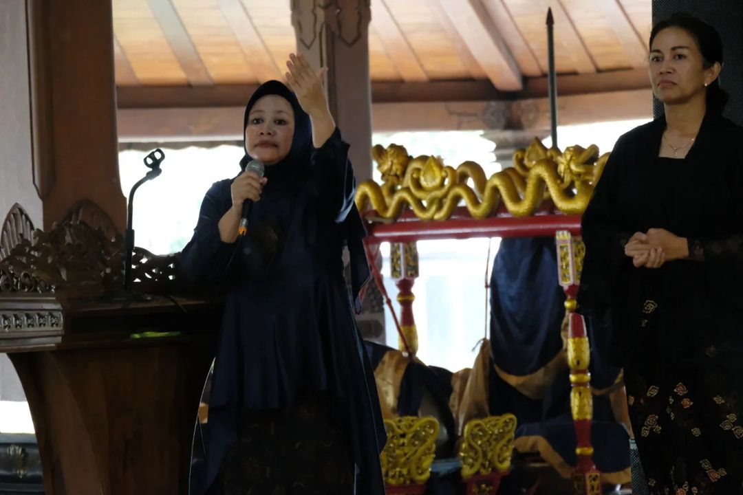 Pj Ketua TP PKK Kabupaten Temanggung Indira Prasmini Agung Prabowo ketika berbicara di depan kader di Pendopo Pengayoman, Senin (13/5/2024).