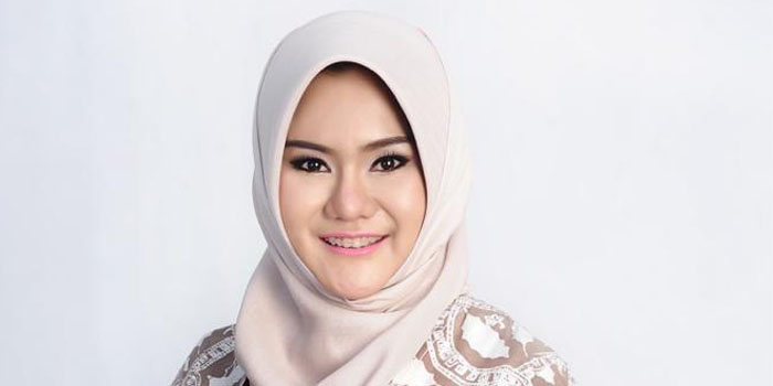 DR. dr. Mirna Annisa