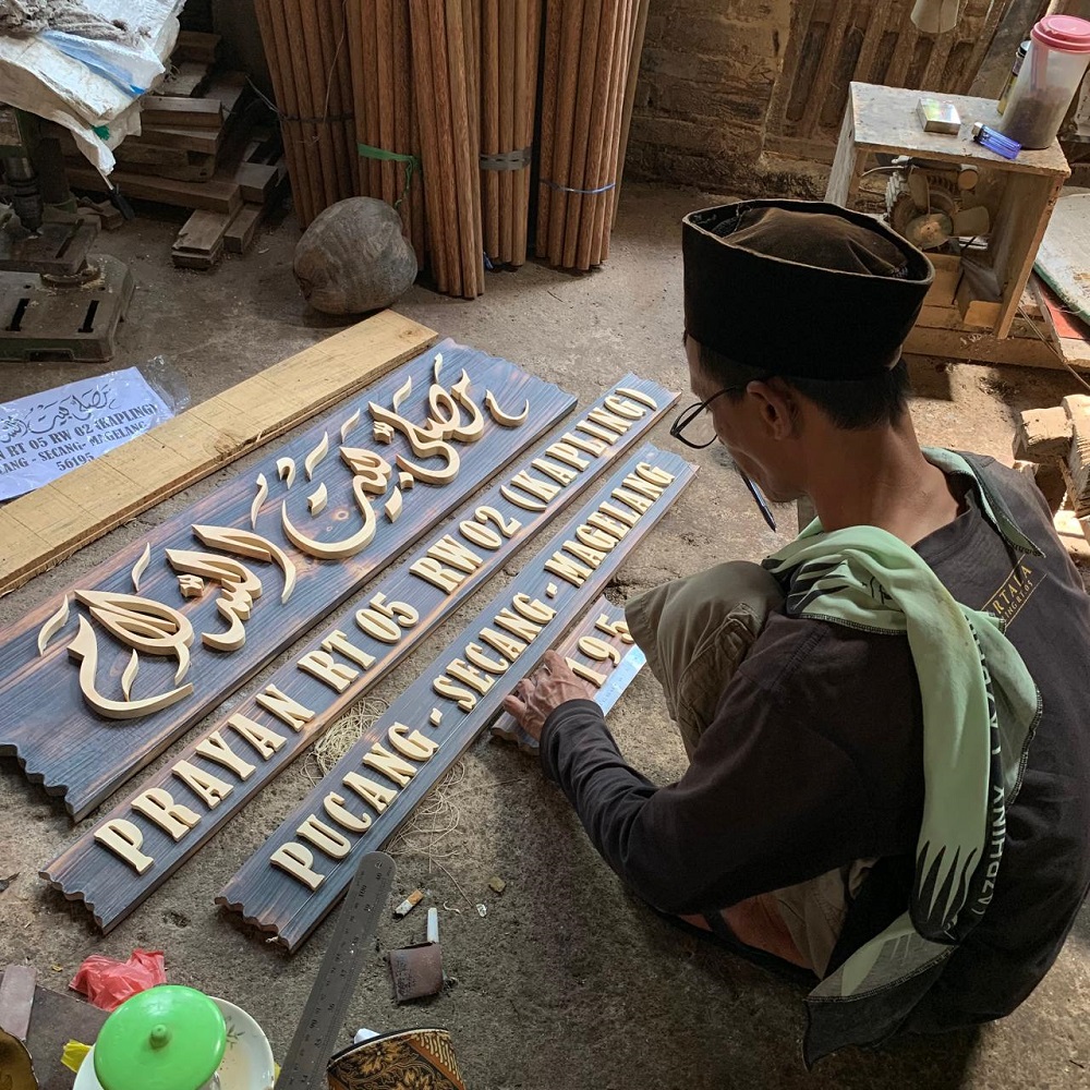 Perajin kayu di Pucang, Secang, Kabupaten Magelang, terus berinovasi dan memperluas pasar, agar masih bisa merasakan derasnya pesanan dari konsumen.